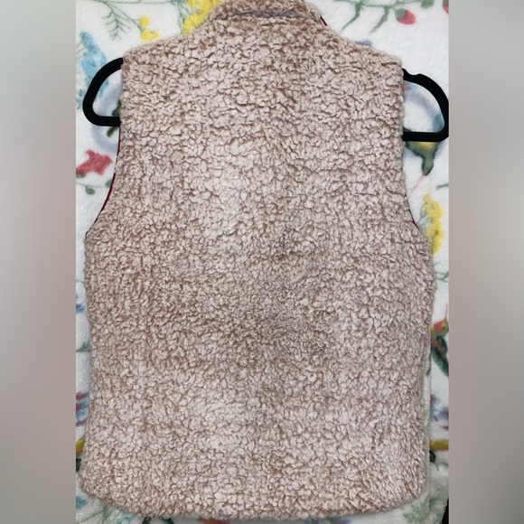 Love Tree Sherpa Fleece Reversible Vest - Picture 4 of 5